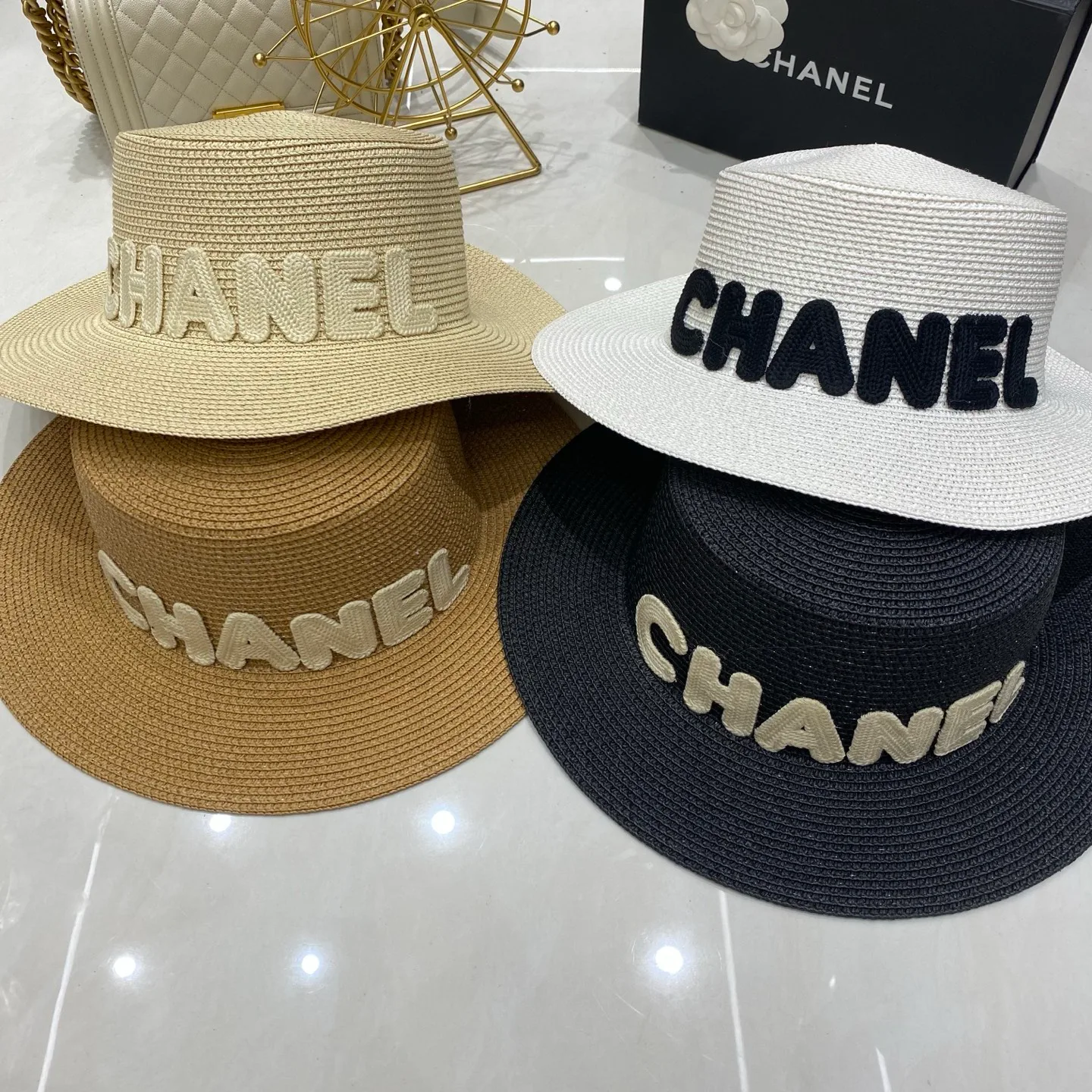 Головные Уборы Chanel 17498280