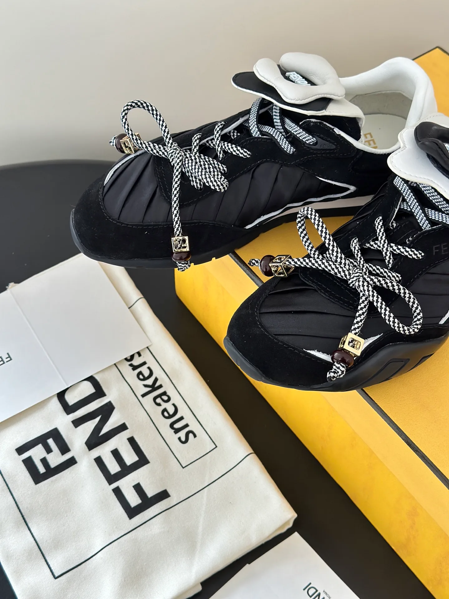 Кроссовки Женские Fendi 11886720