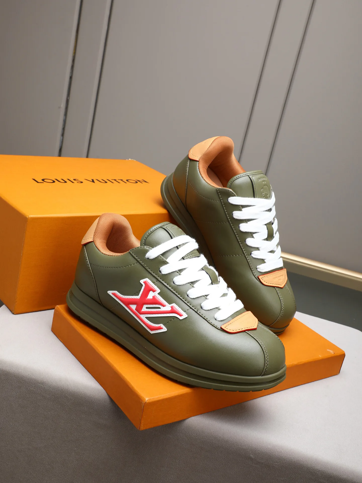 Кроссовки Мужские Louis Vuitton 11490458