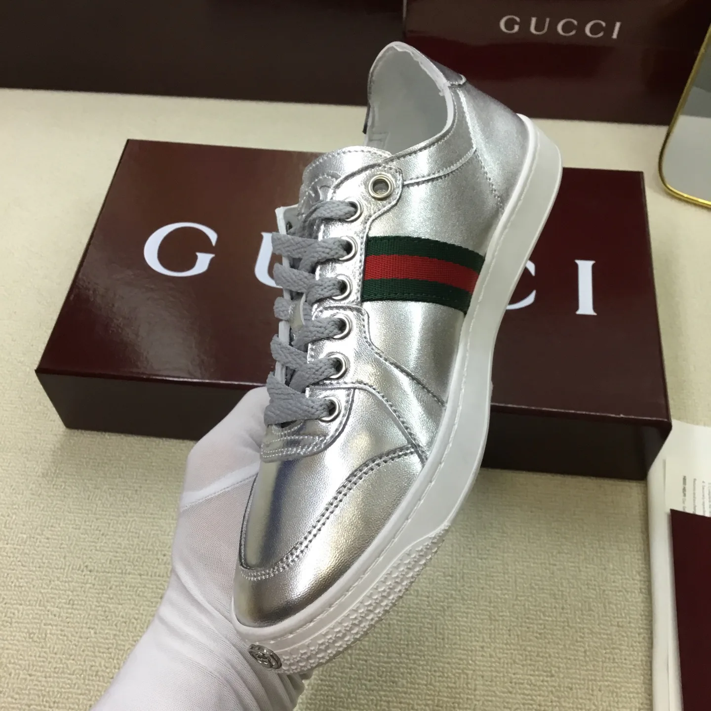 Кроссовки Женские Gucci 16893685