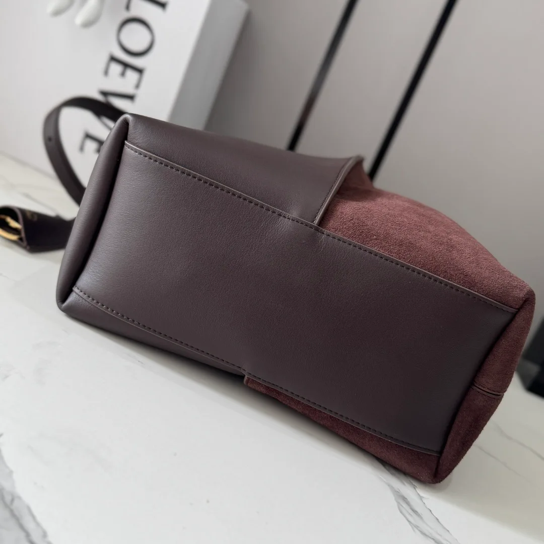 Классические Сумки Женские Loewe 17796959