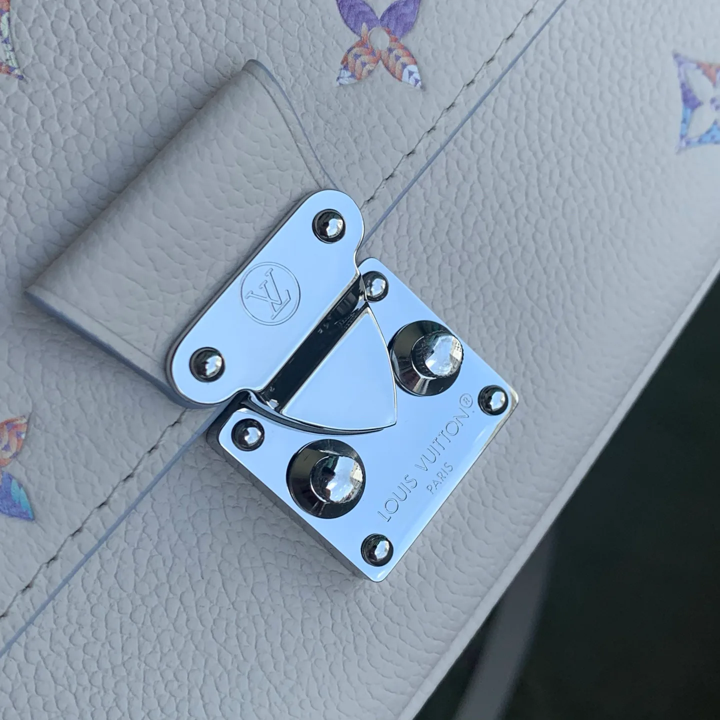 Классические Сумки Женские Louis Vuitton 18147480