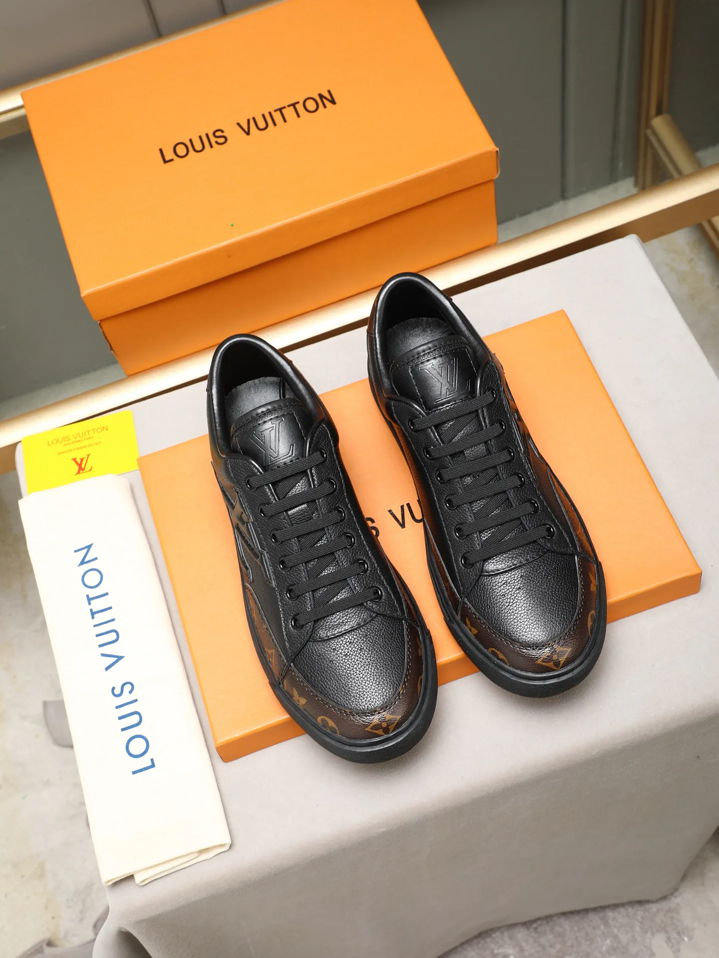 Кроссовки Мужские Louis Vuitton 12960045