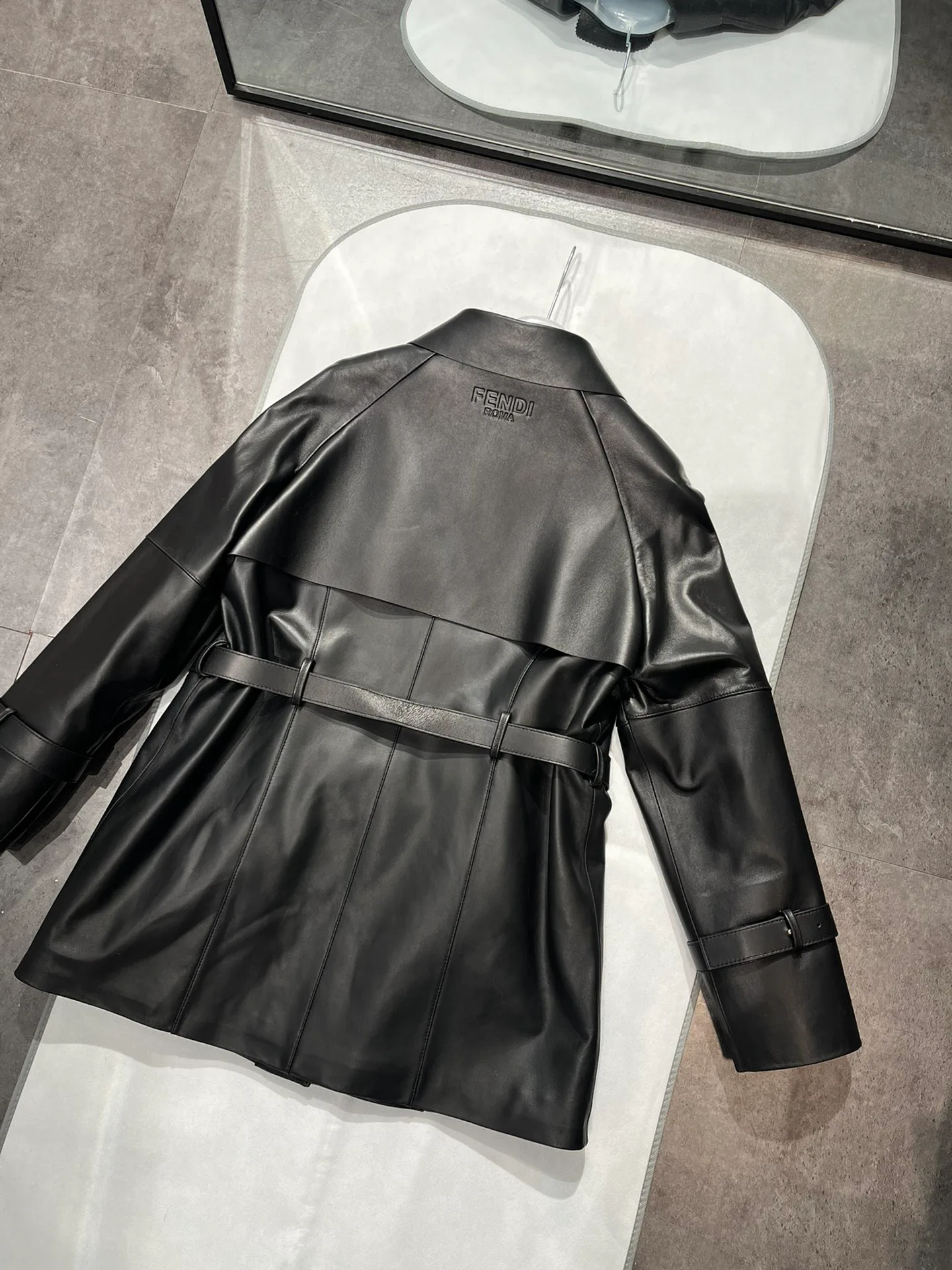 Кожаные Куртки И Дублёнки Мужские Fendi 10088537