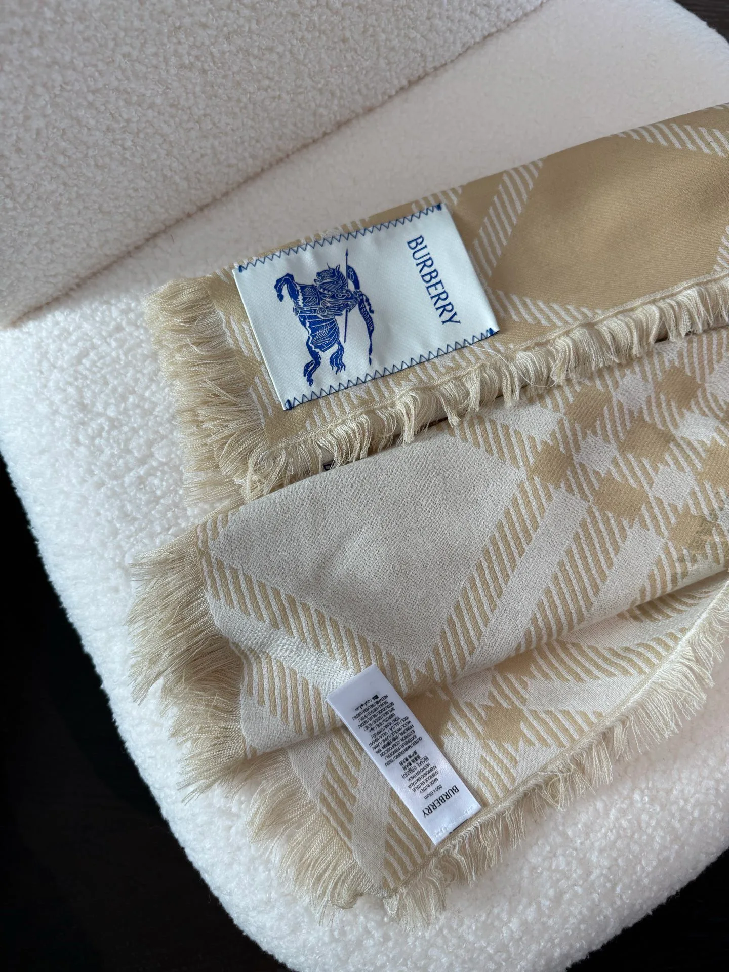 Шарфы Burberry 18627367