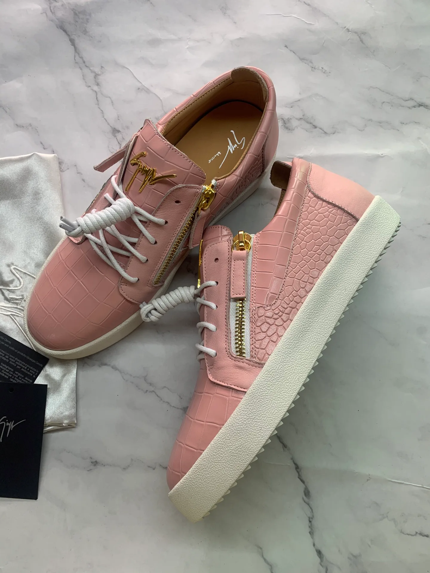 Кроссовки Женские Giuseppe Zanotti 17955599