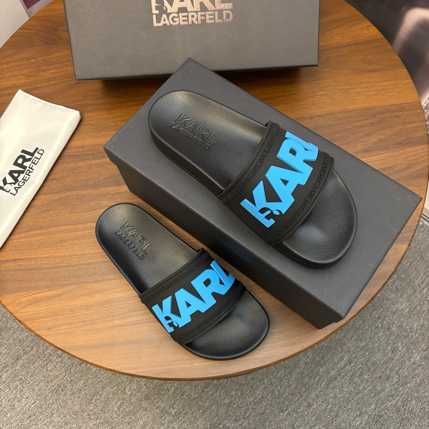 Шлепанцы Женские Karl Lagerfeld 10776049