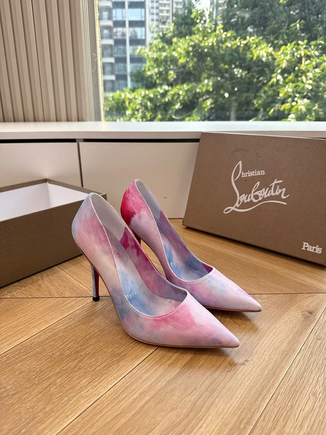 Туфли Женские Christian Louboutin 17480775