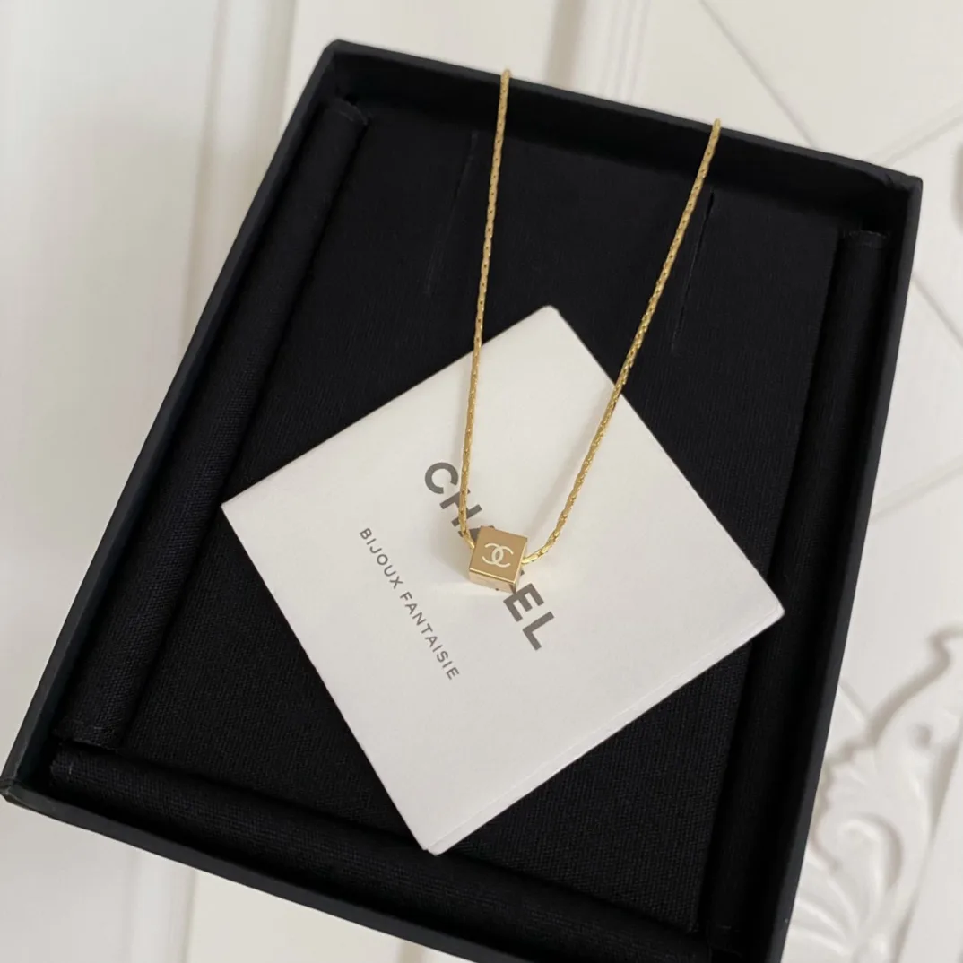 Бижутерия Chanel 2685