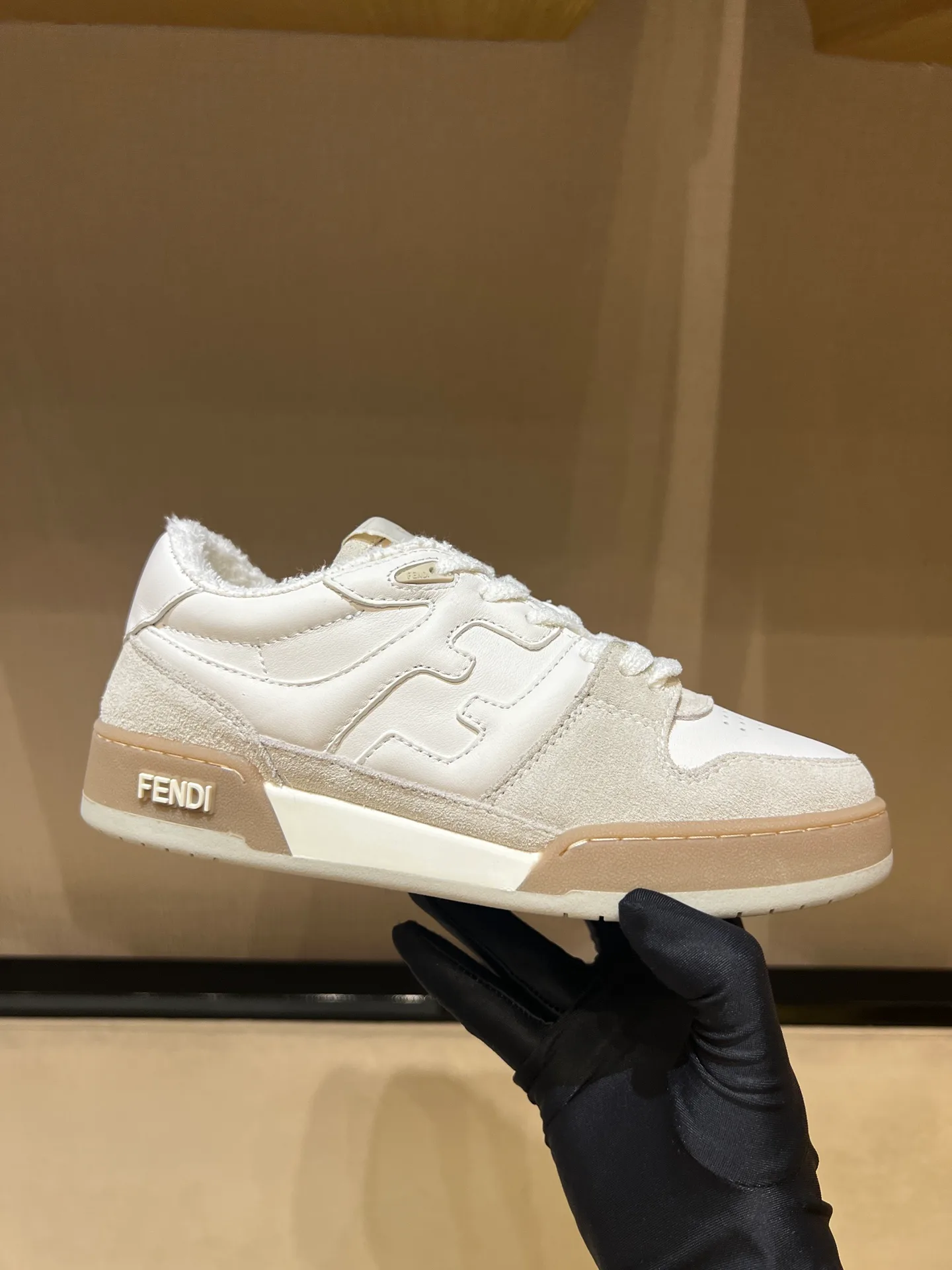 Кроссовки Женские Fendi 139693