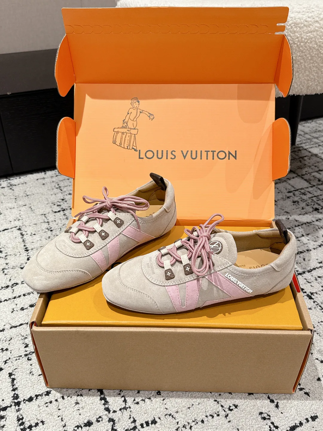 Кроссовки Женские Louis Vuitton 47490