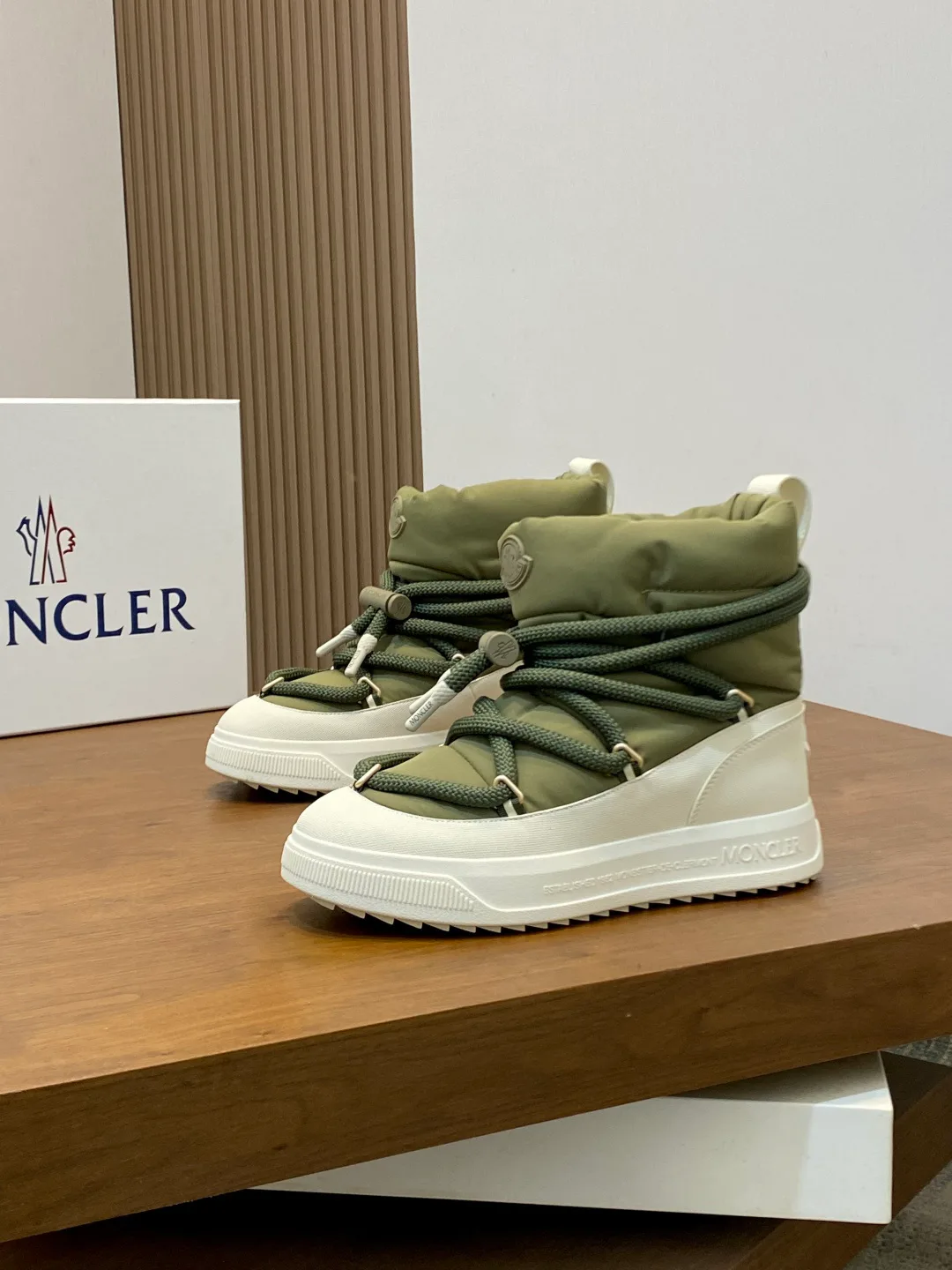 Ботинки Мужские Moncler 609070