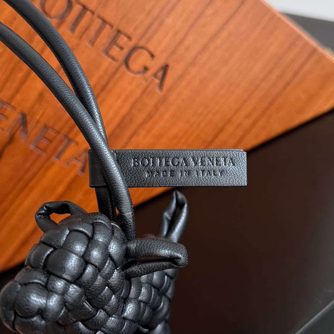 Ключницы Bottega Veneta 546024