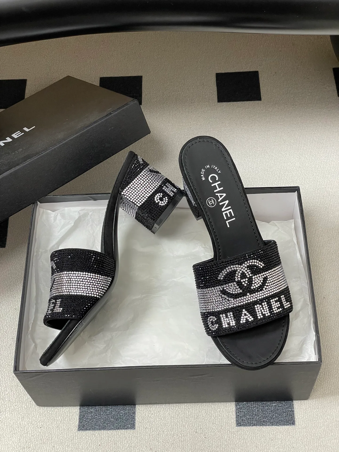 Шлепанцы Женские Chanel 10993962