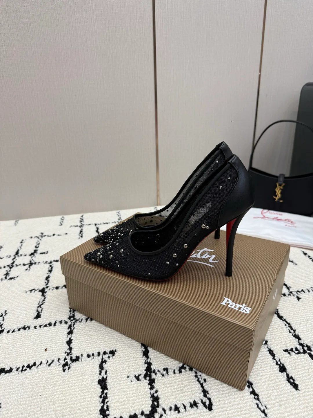Туфли Женские Christian Louboutin 16926571