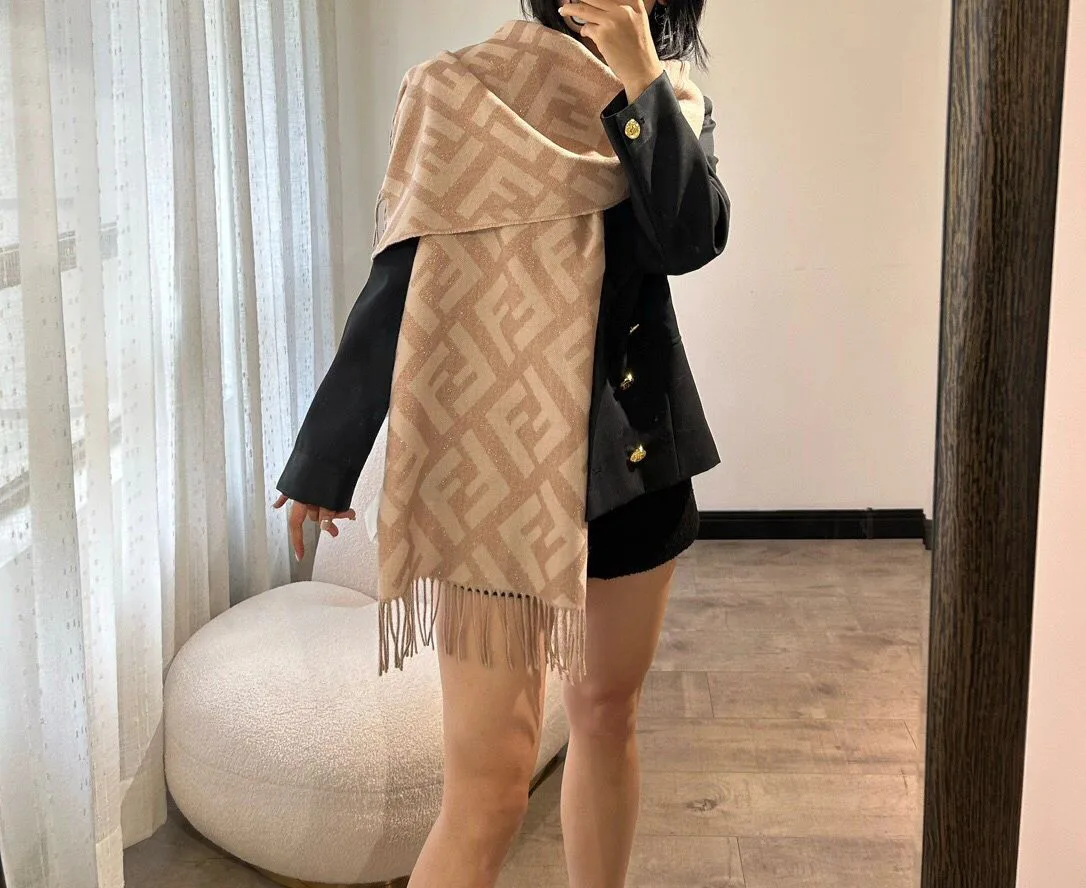 Шарфы Fendi 2396