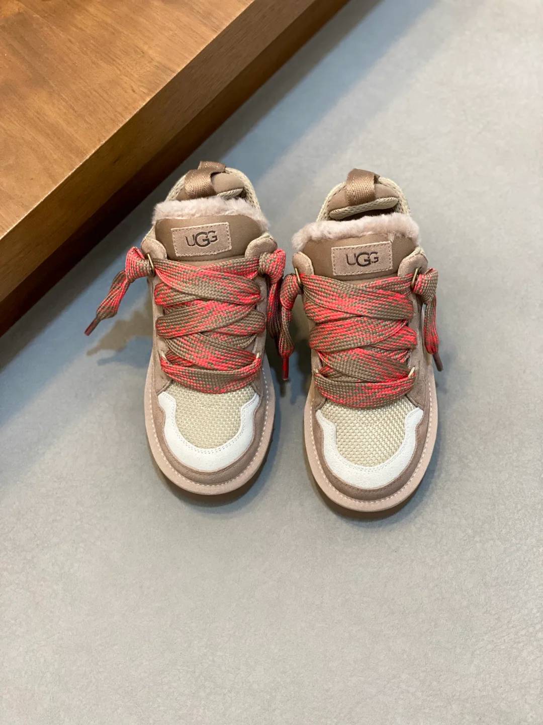 Кроссовки Женские Ugg 236226