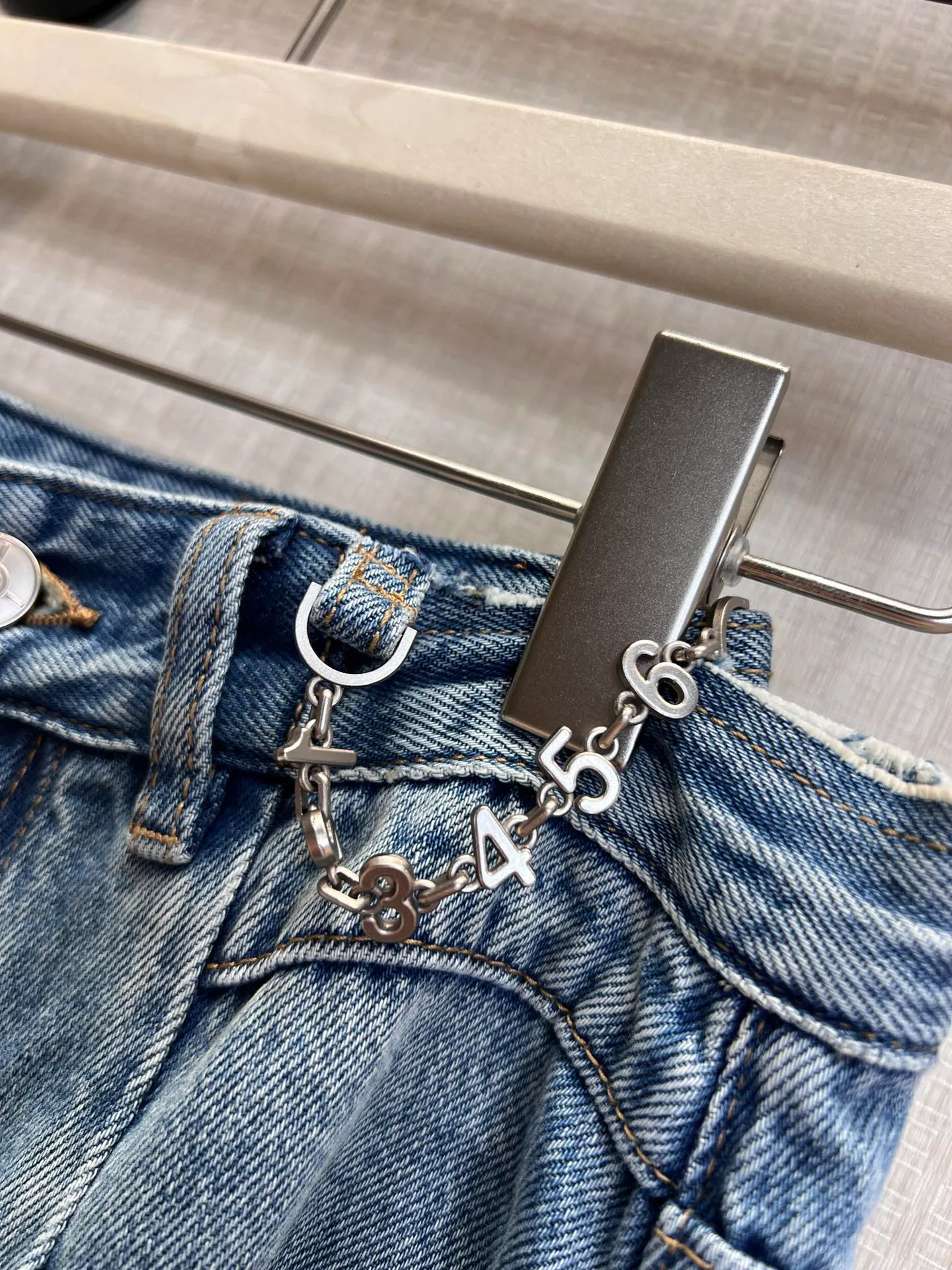 Джинсы Женские Maison Margiela 10999873