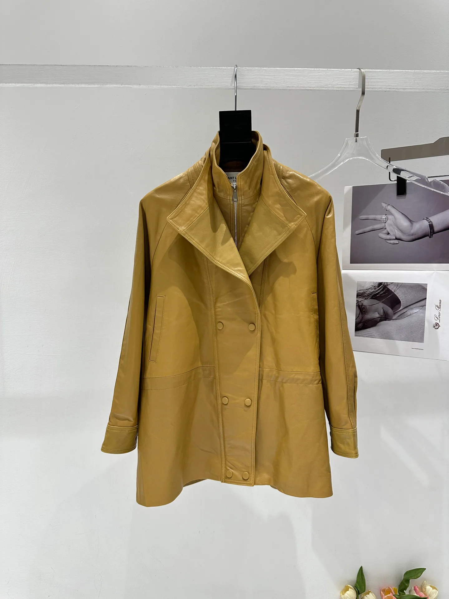 Кожаные Куртки И Дублёнки Женские Saint Laurent 11598171