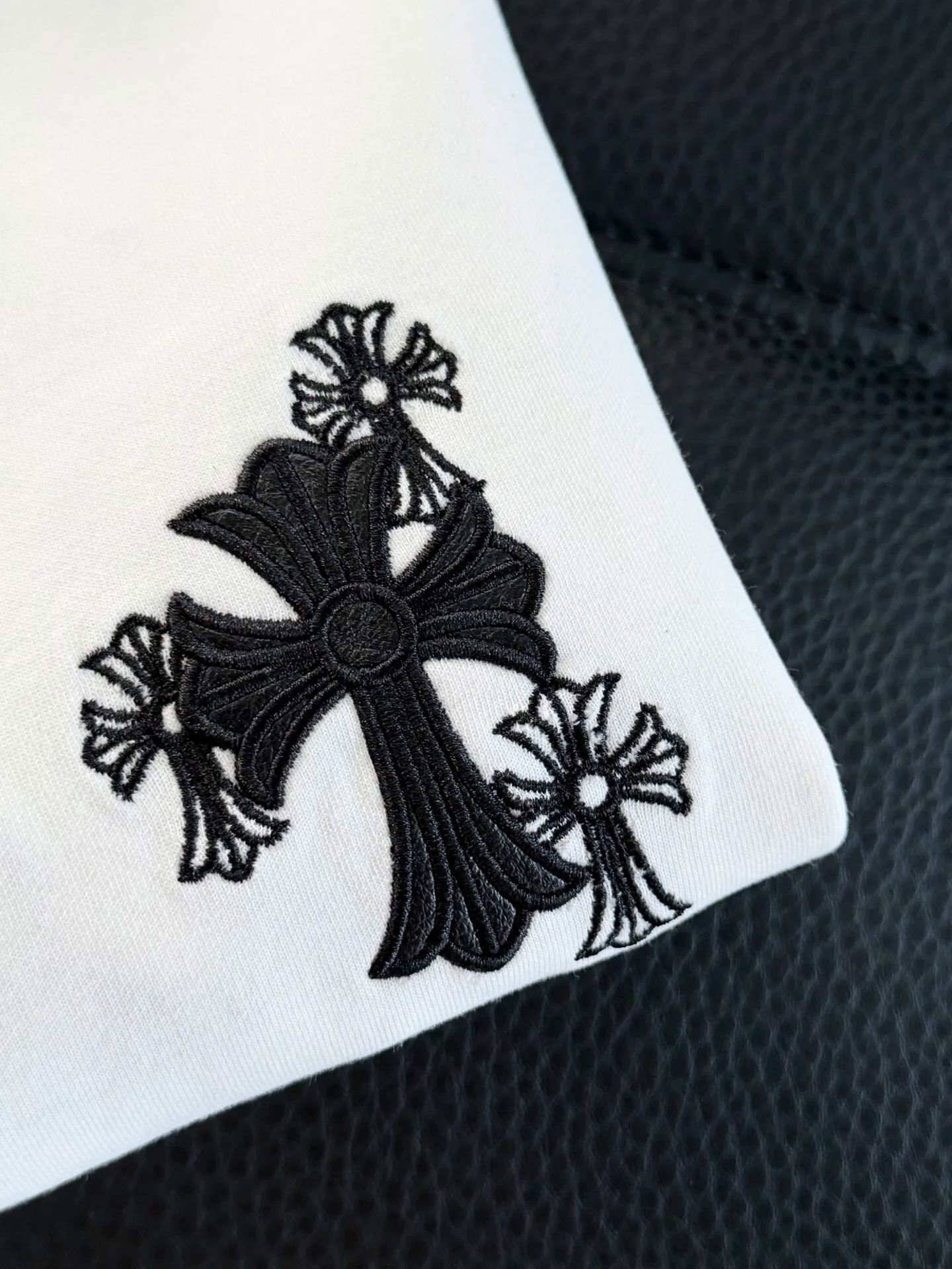 Футболки Женские Chrome Hearts 11701337
