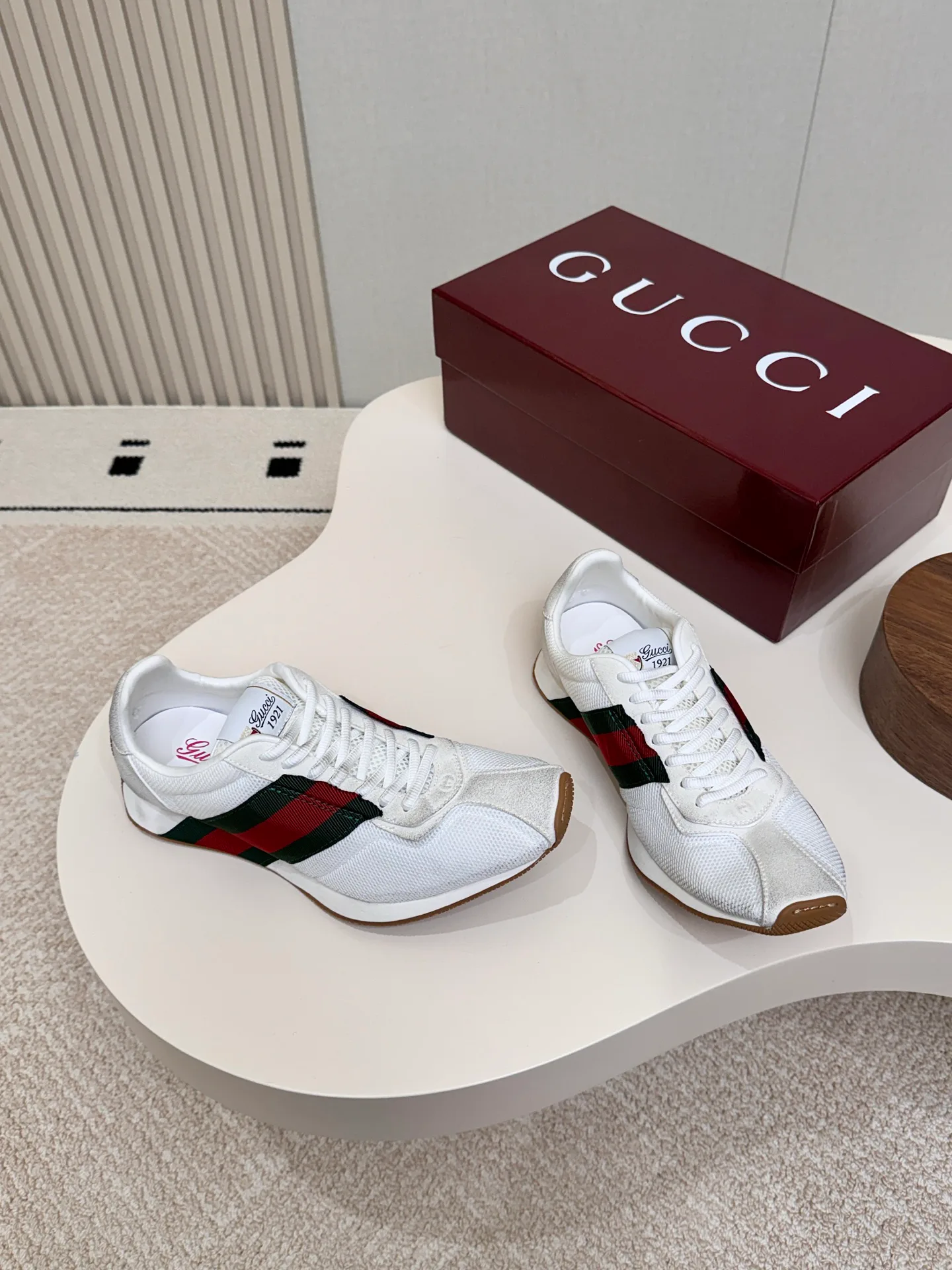 Кроссовки Женские Gucci 19008674