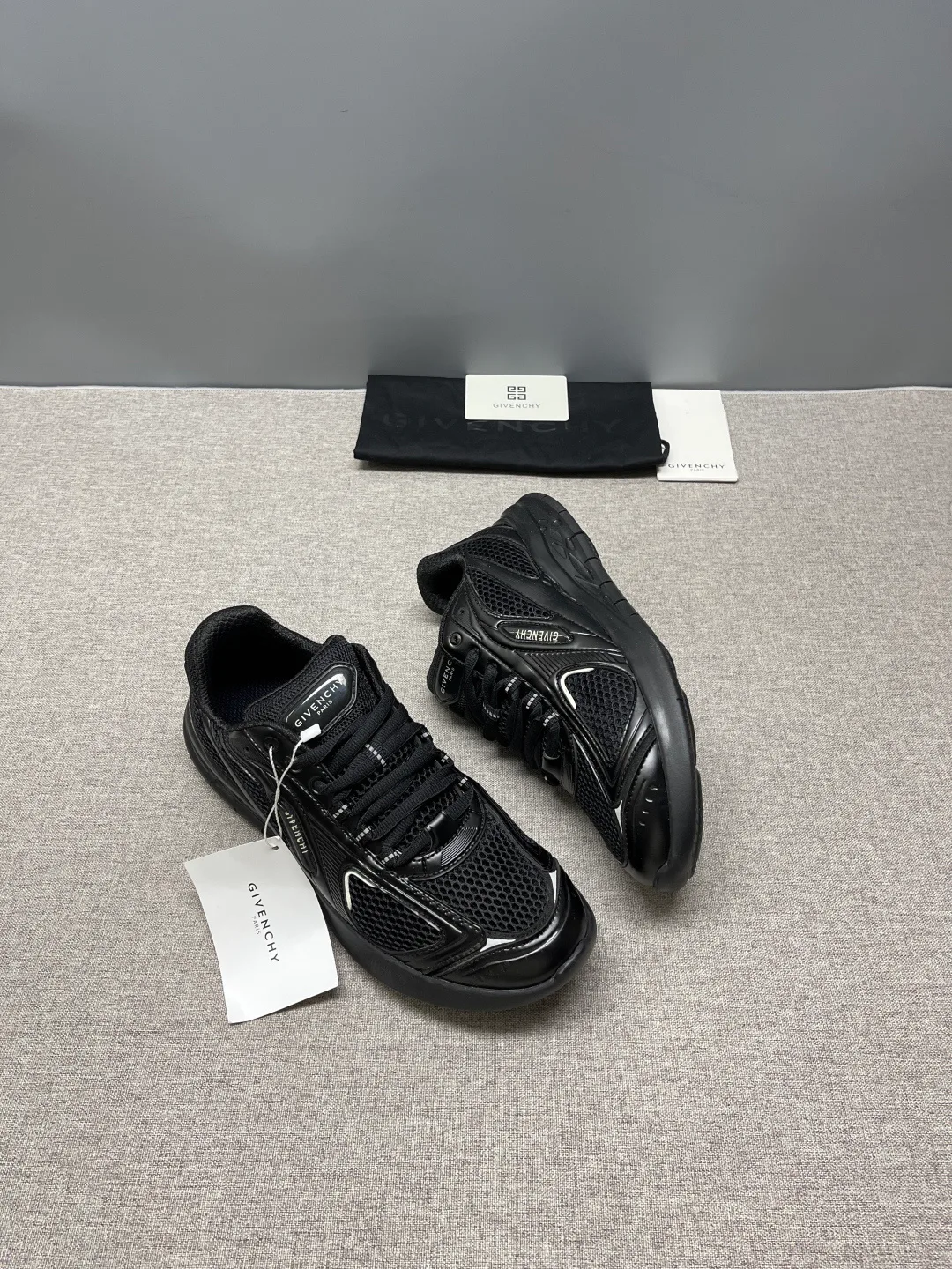 Кроссовки Мужские Givenchy 18934894