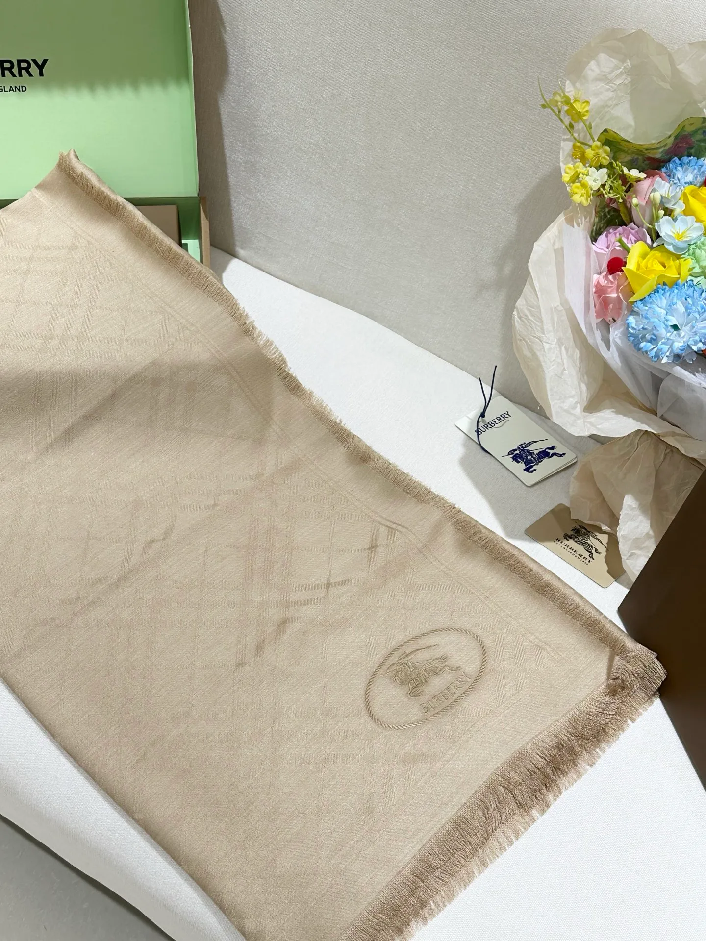Шарфы Burberry 17916810