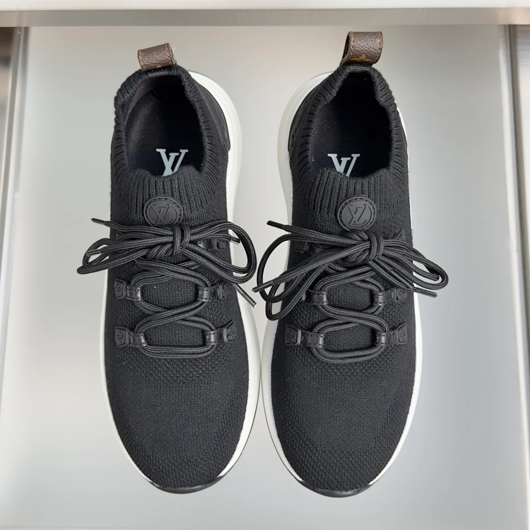 Кроссовки Женские Louis Vuitton 17950524