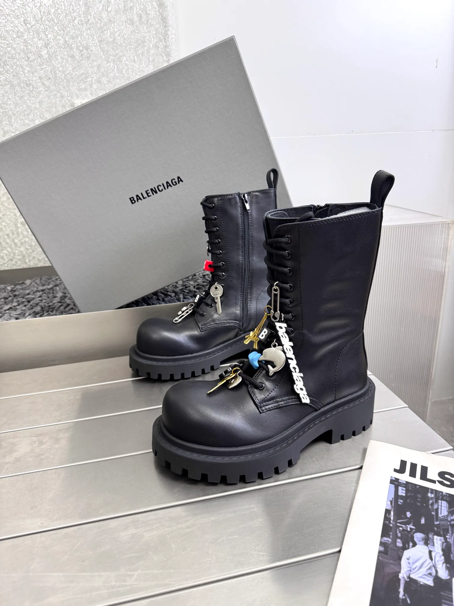 Ботинки Женские Balenciaga 17912876