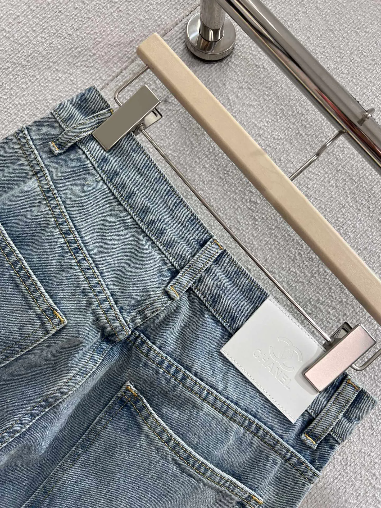 Джинсы Женские Chanel 10430285