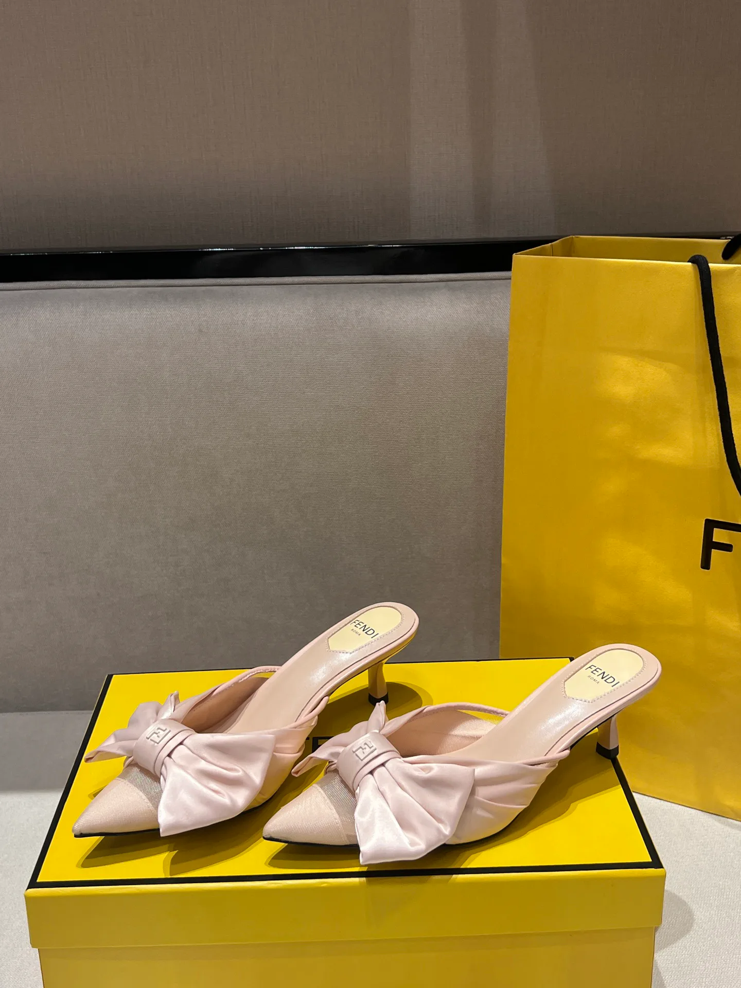 Босоножки Женские Fendi 11620490