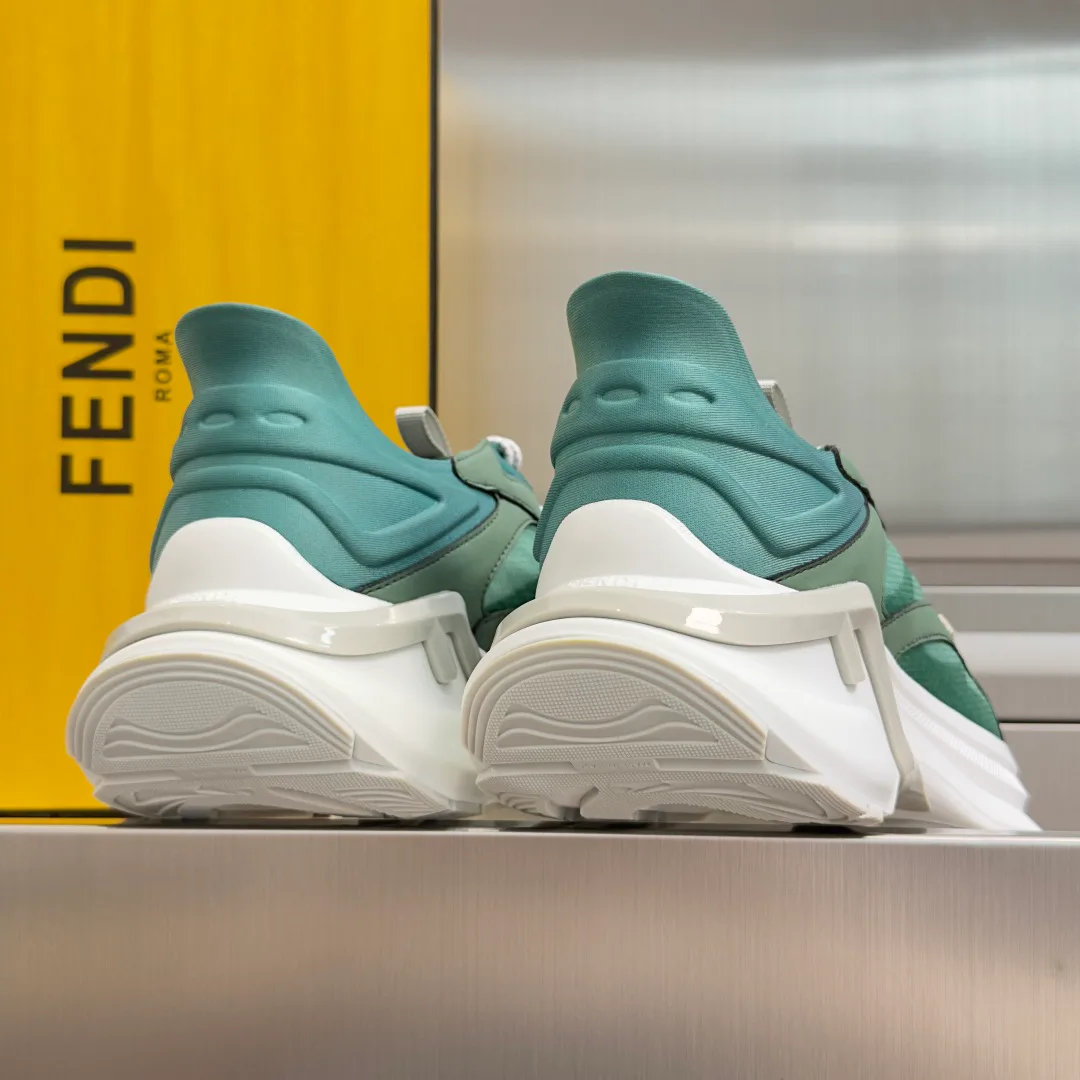 Кроссовки Женские Fendi 17950691