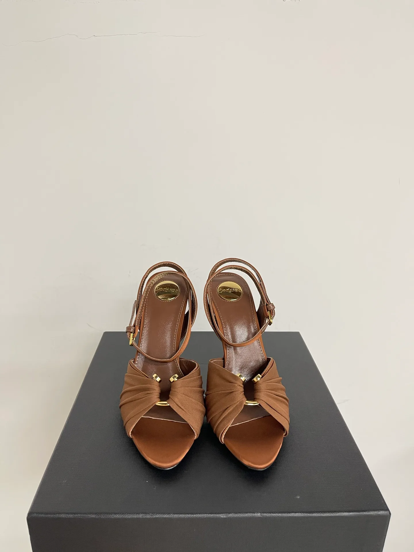 Босоножки Женские Saint Laurent 19685