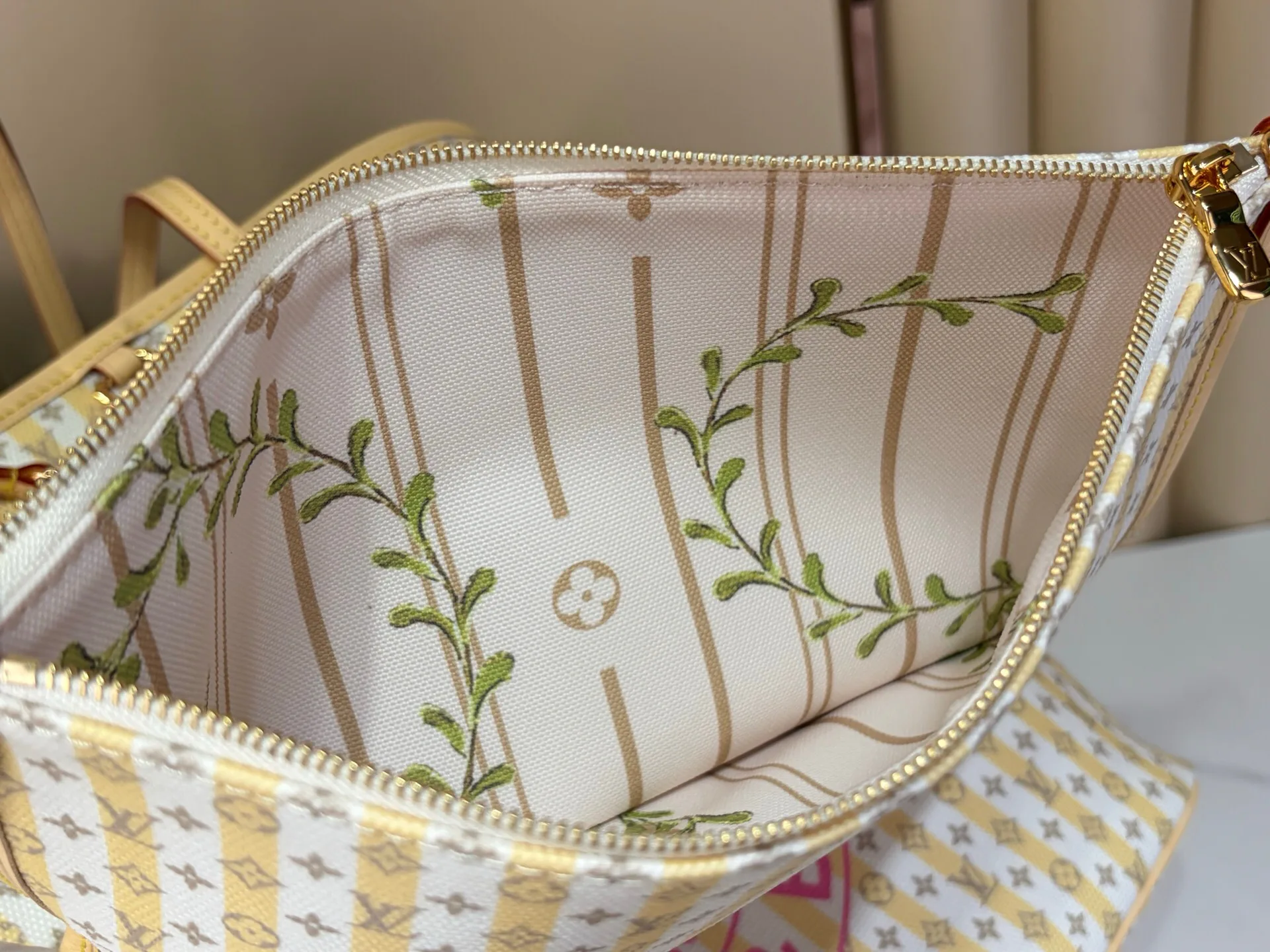 Классические Сумки Женские Louis Vuitton 16893048