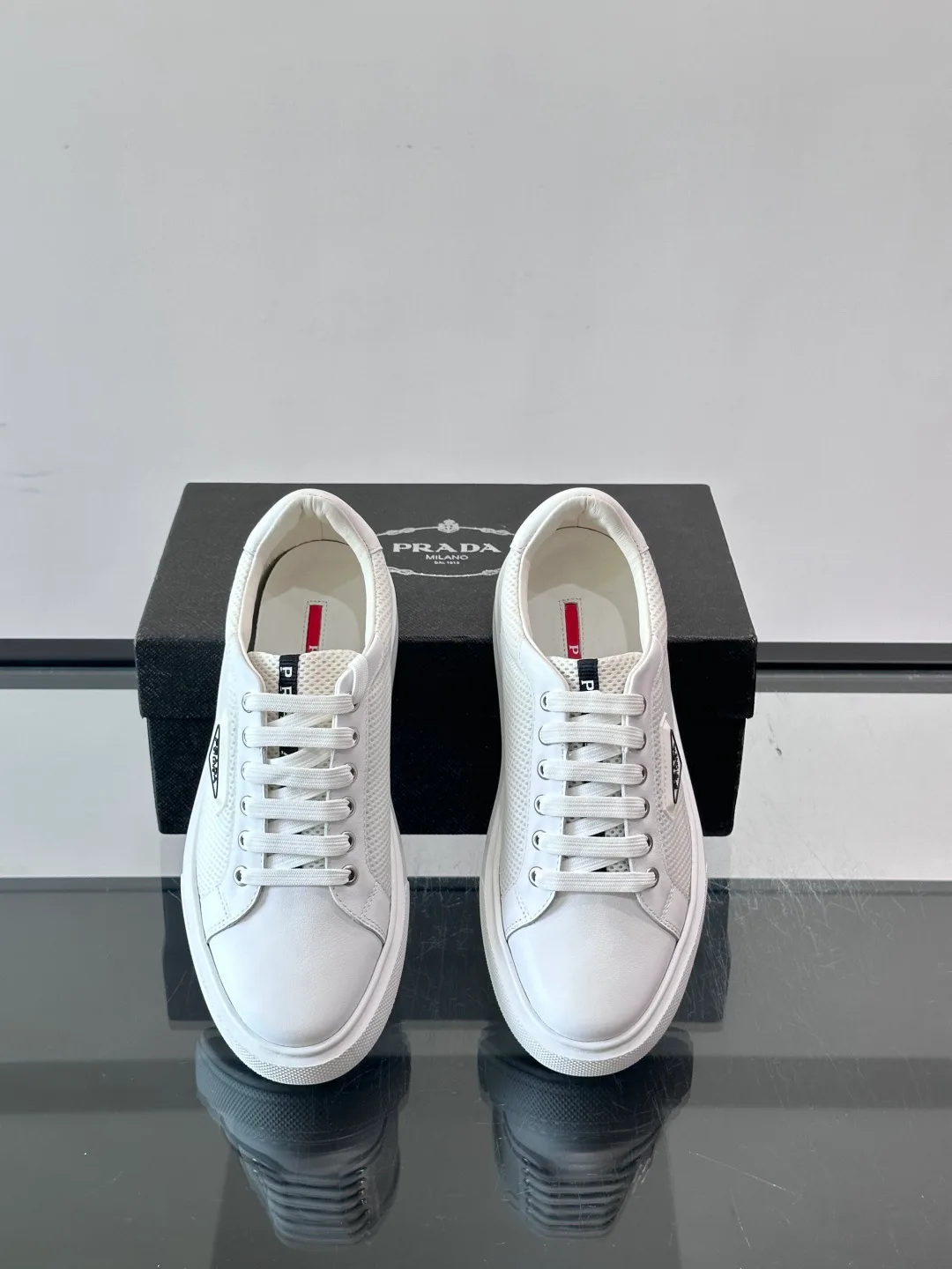 Кроссовки Женские Prada 17608036