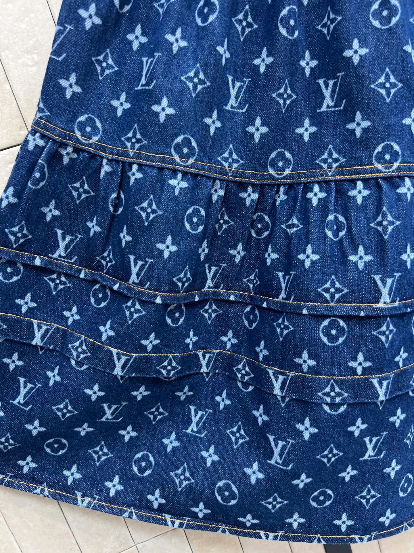 Юбки Женские Louis Vuitton 10646803