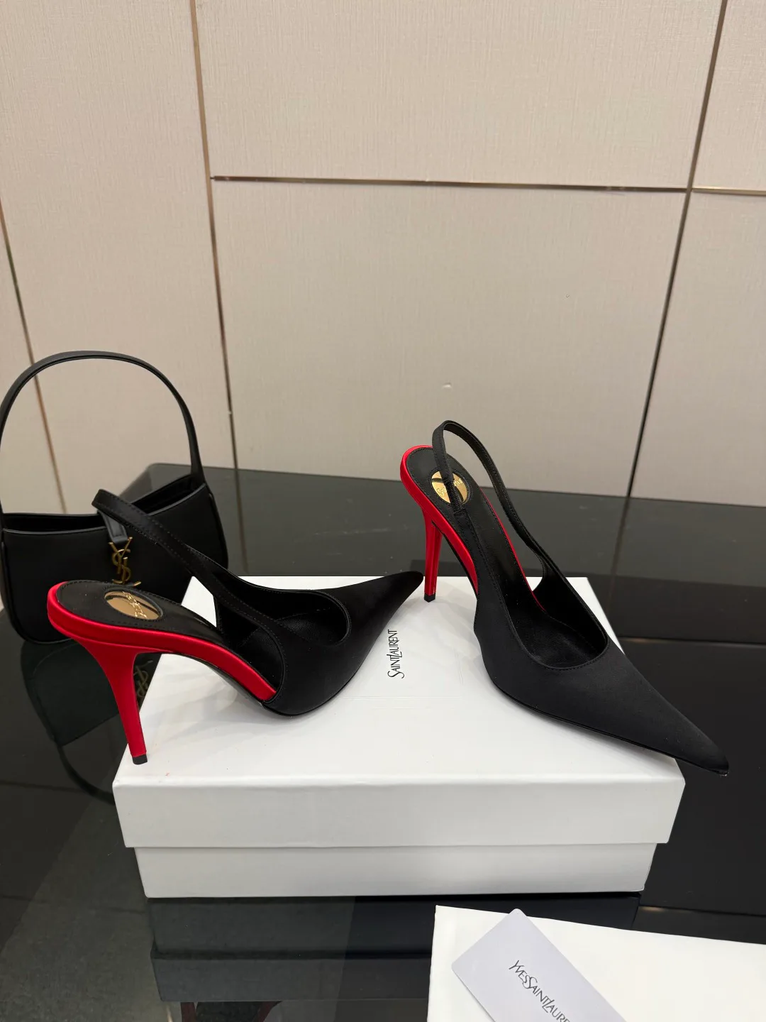Босоножки Женские Saint Laurent 11409930