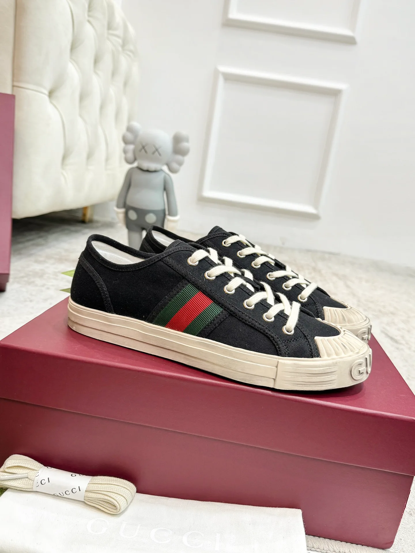 Кроссовки Женские Gucci 18139048
