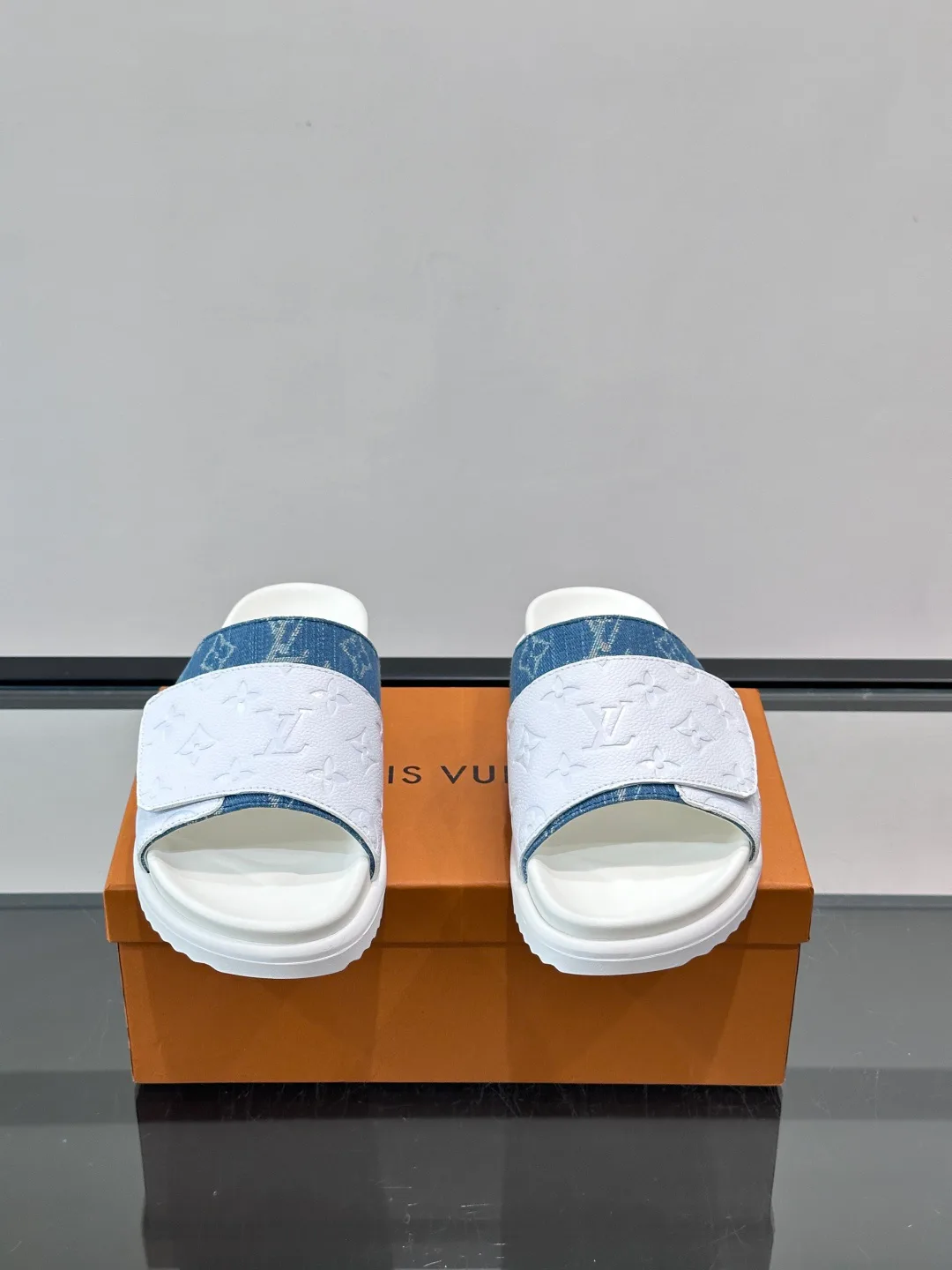 Шлепанцы Мужские Louis Vuitton 13353096