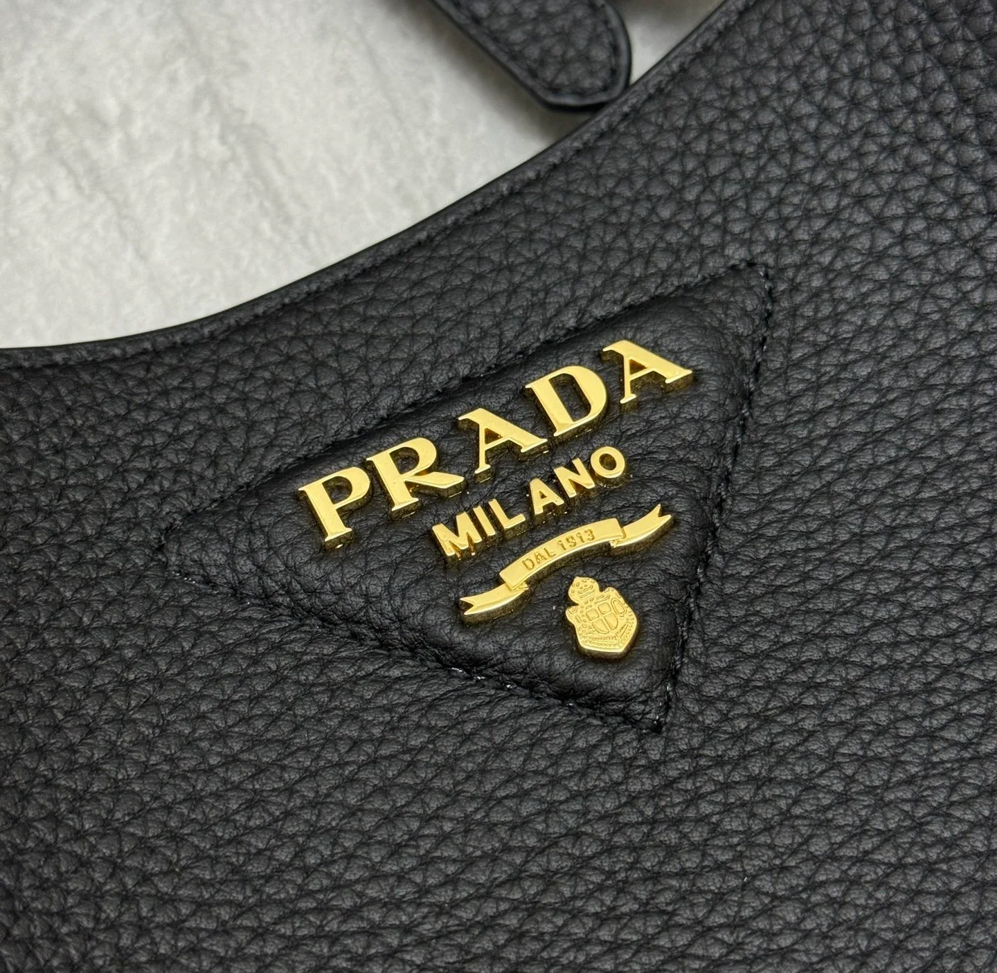 Сумки На Ремне Женские Fendi 14225460