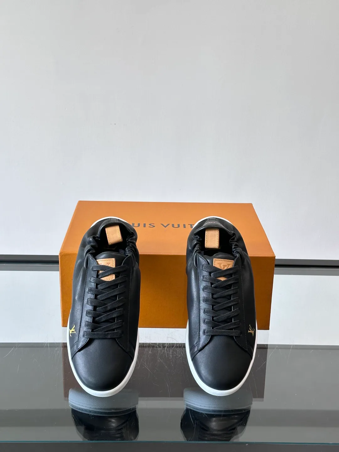 Кроссовки Мужские Louis Vuitton 18263692