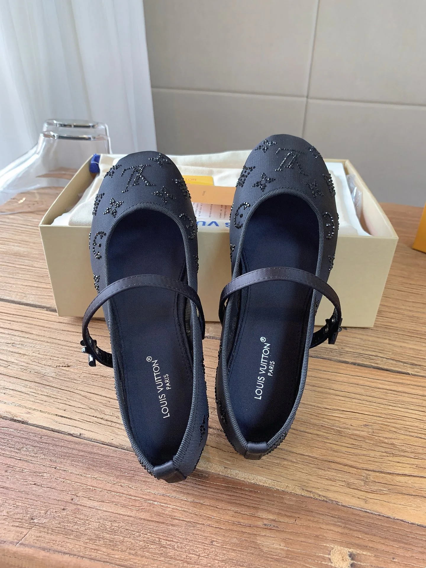 Балетки Женские Louis Vuitton 18365400
