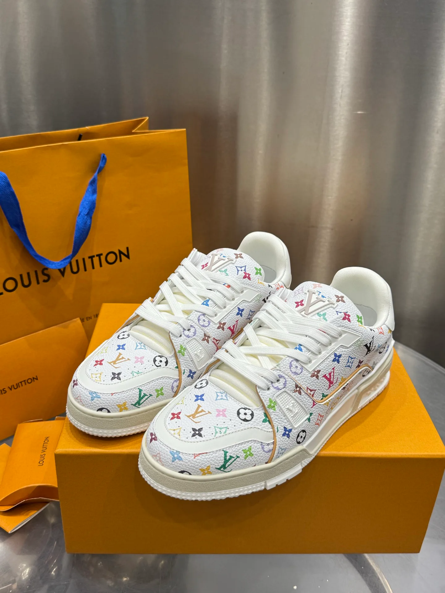 Кроссовки Мужские Louis Vuitton 19073347