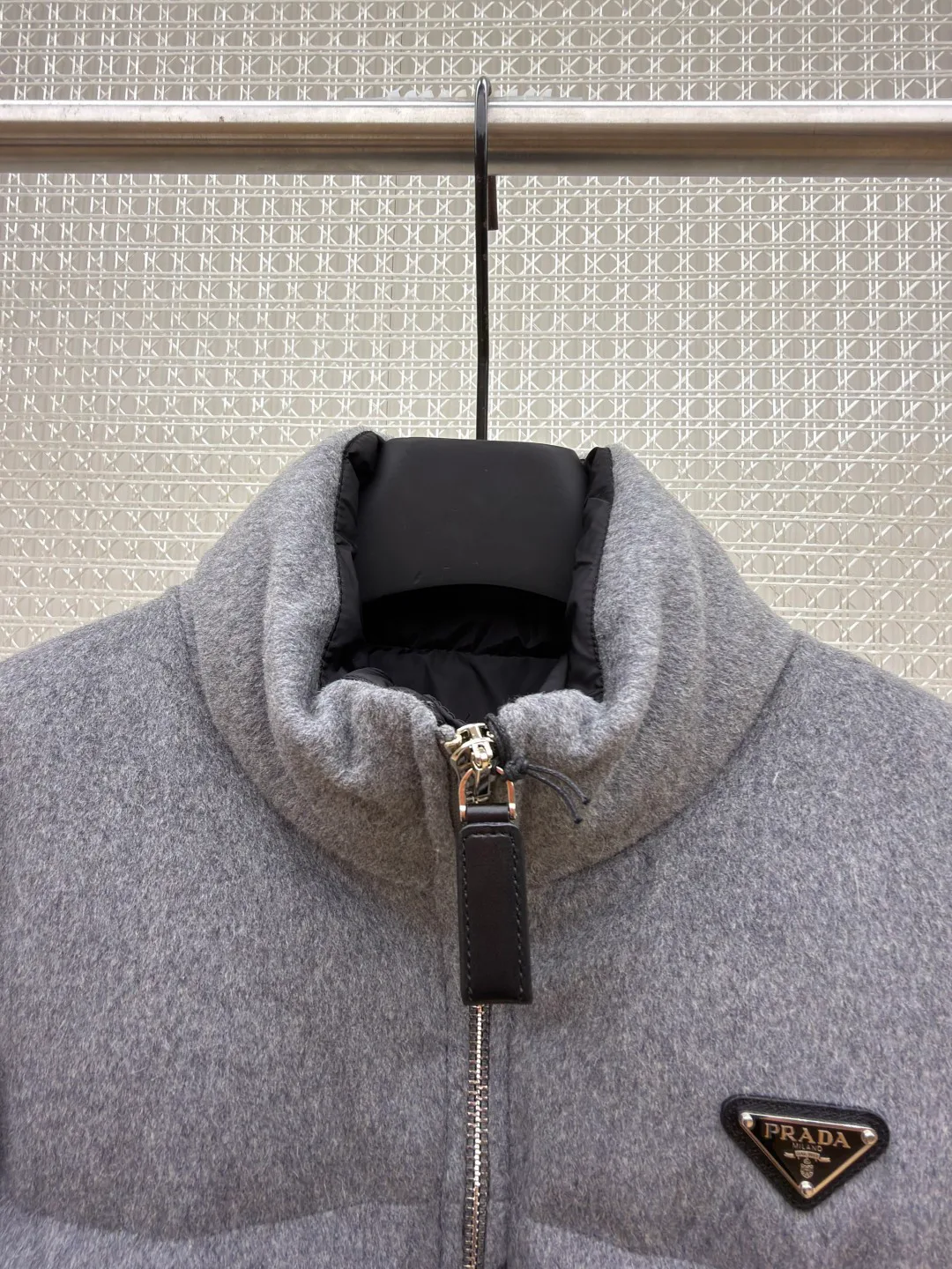 Куртки И Пуховики Женские Prada 18612864