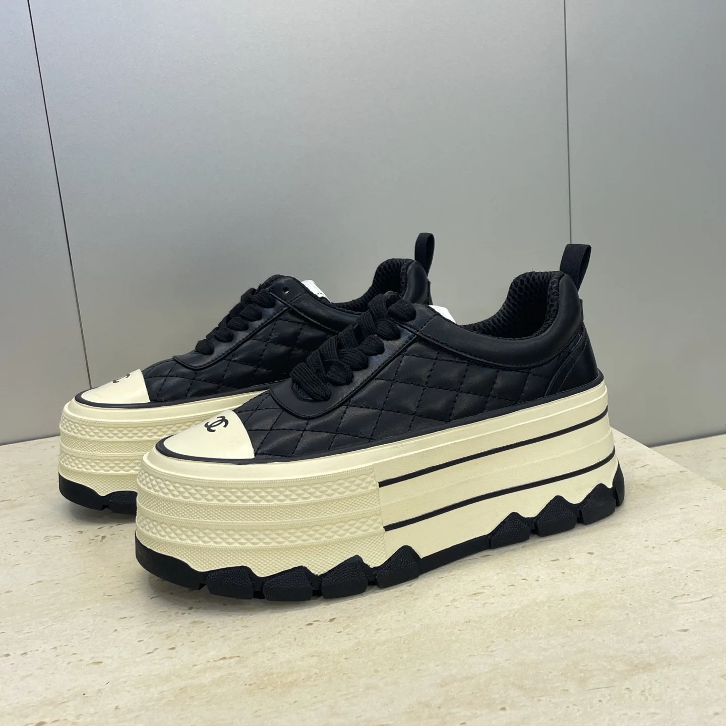 Кроссовки Женские Chanel 2997392