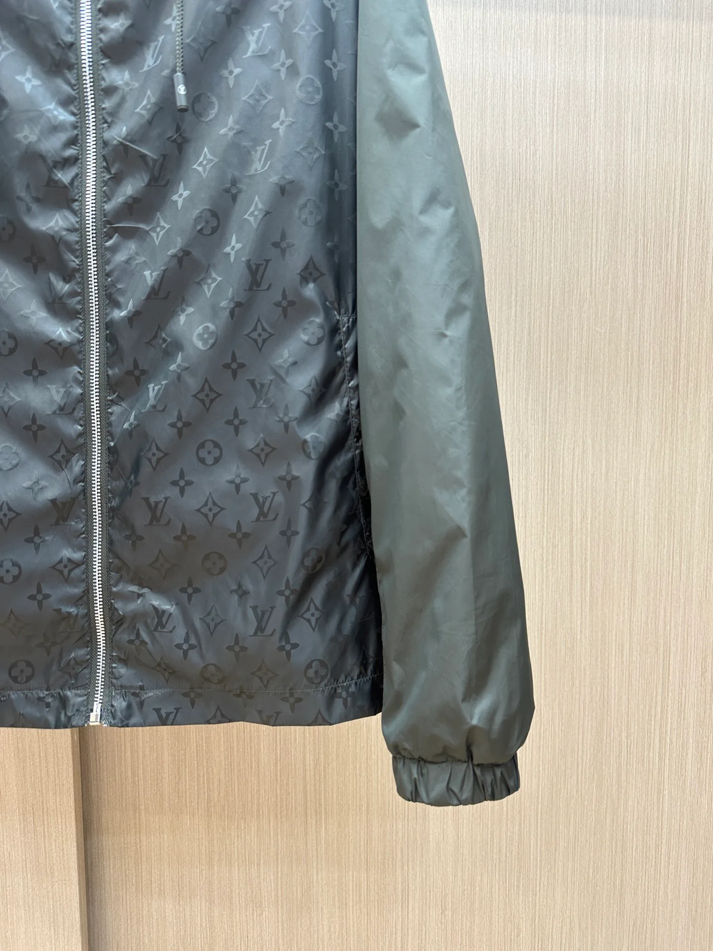 Куртки И Пуховики Мужские Louis Vuitton 11520392