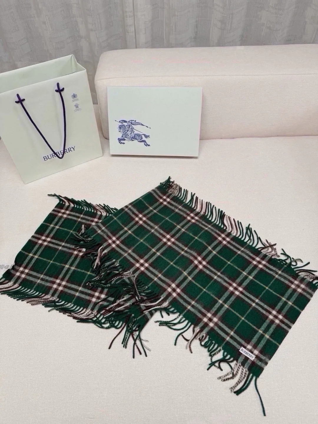 Шарфы Burberry 18476701