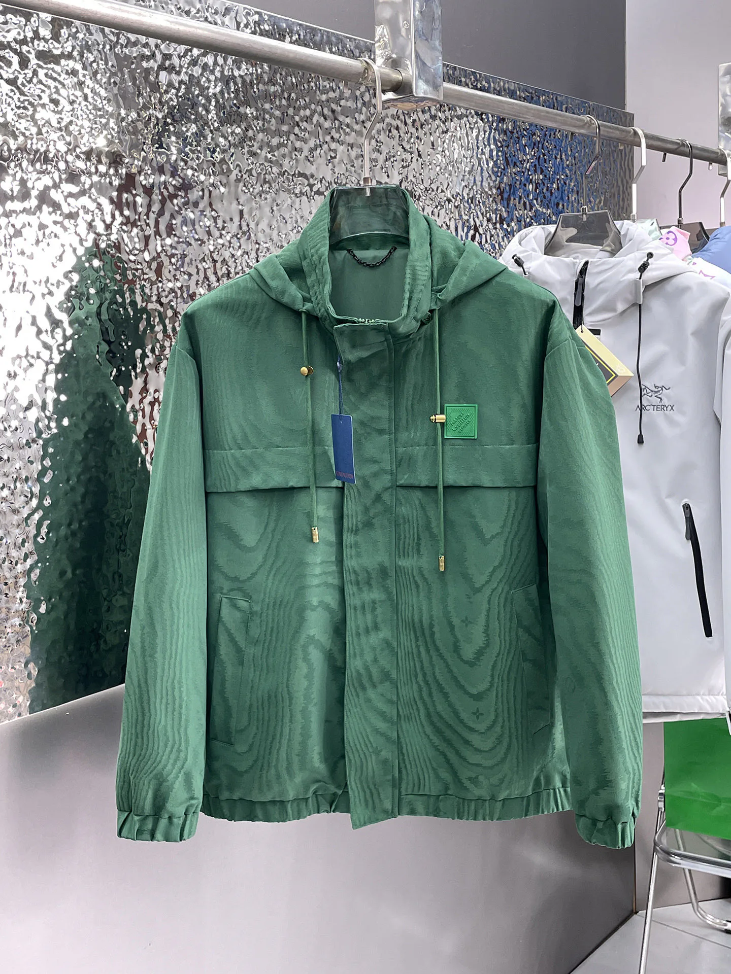 Куртки И Пуховики Мужские Louis Vuitton 9352293