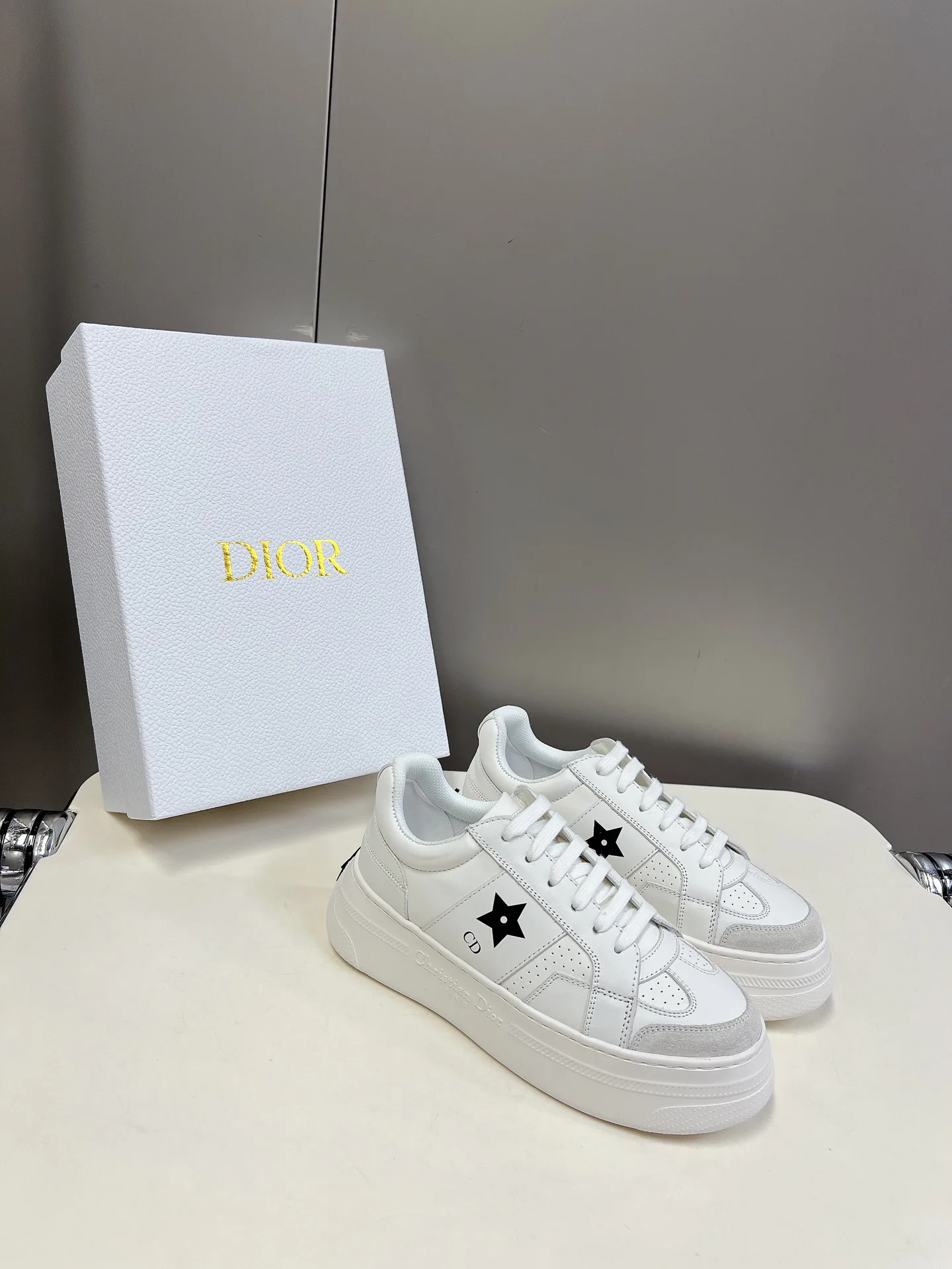 Кроссовки Женские Christian Dior 18005357