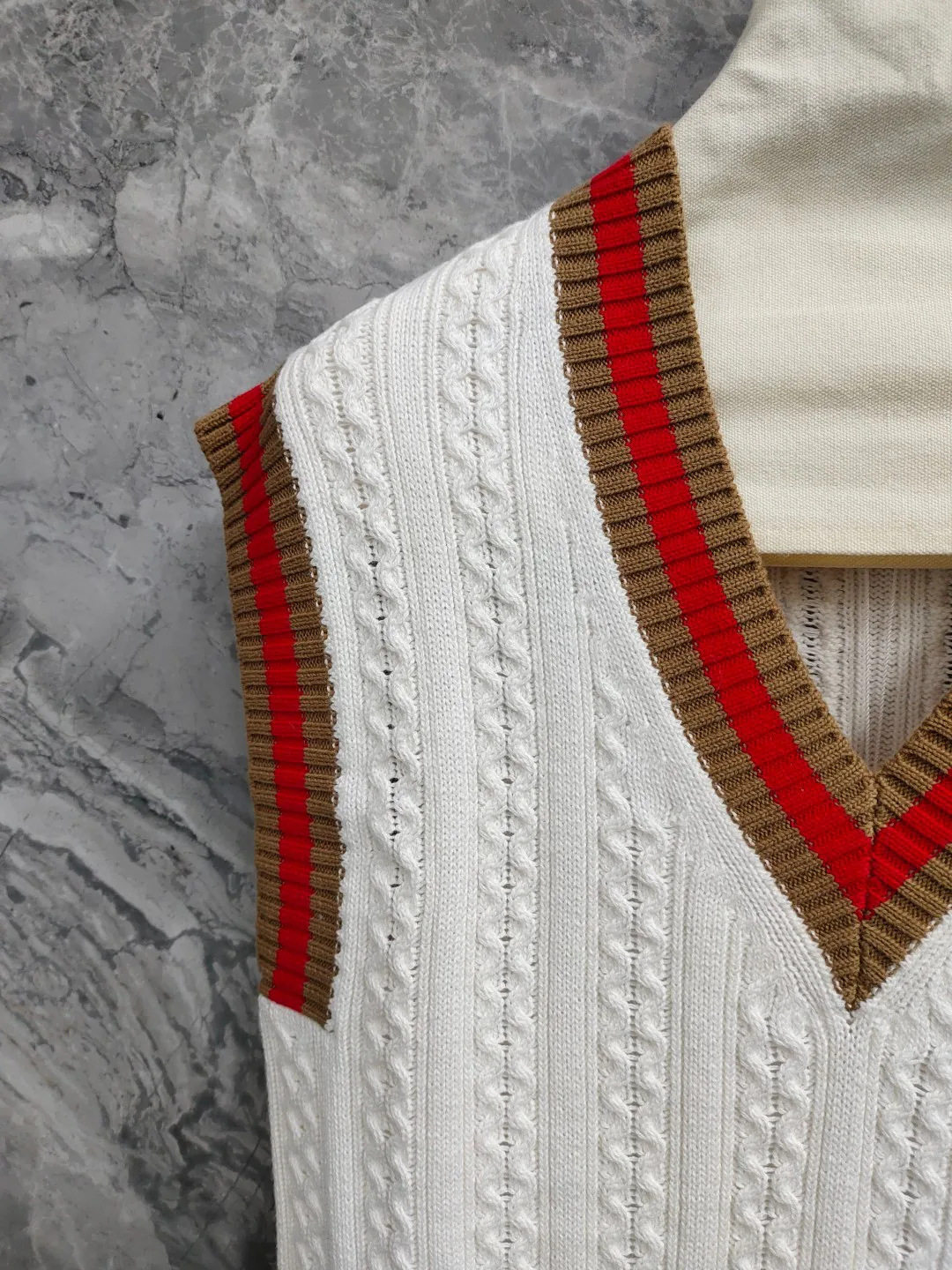 Жилеты Женские Chanel 9859183